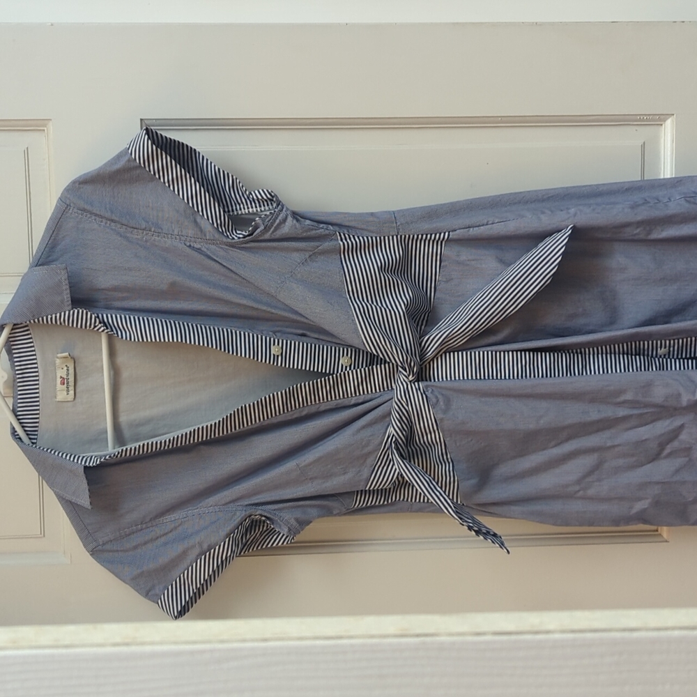 Vineyard Vines button down tie dress. Size 10
